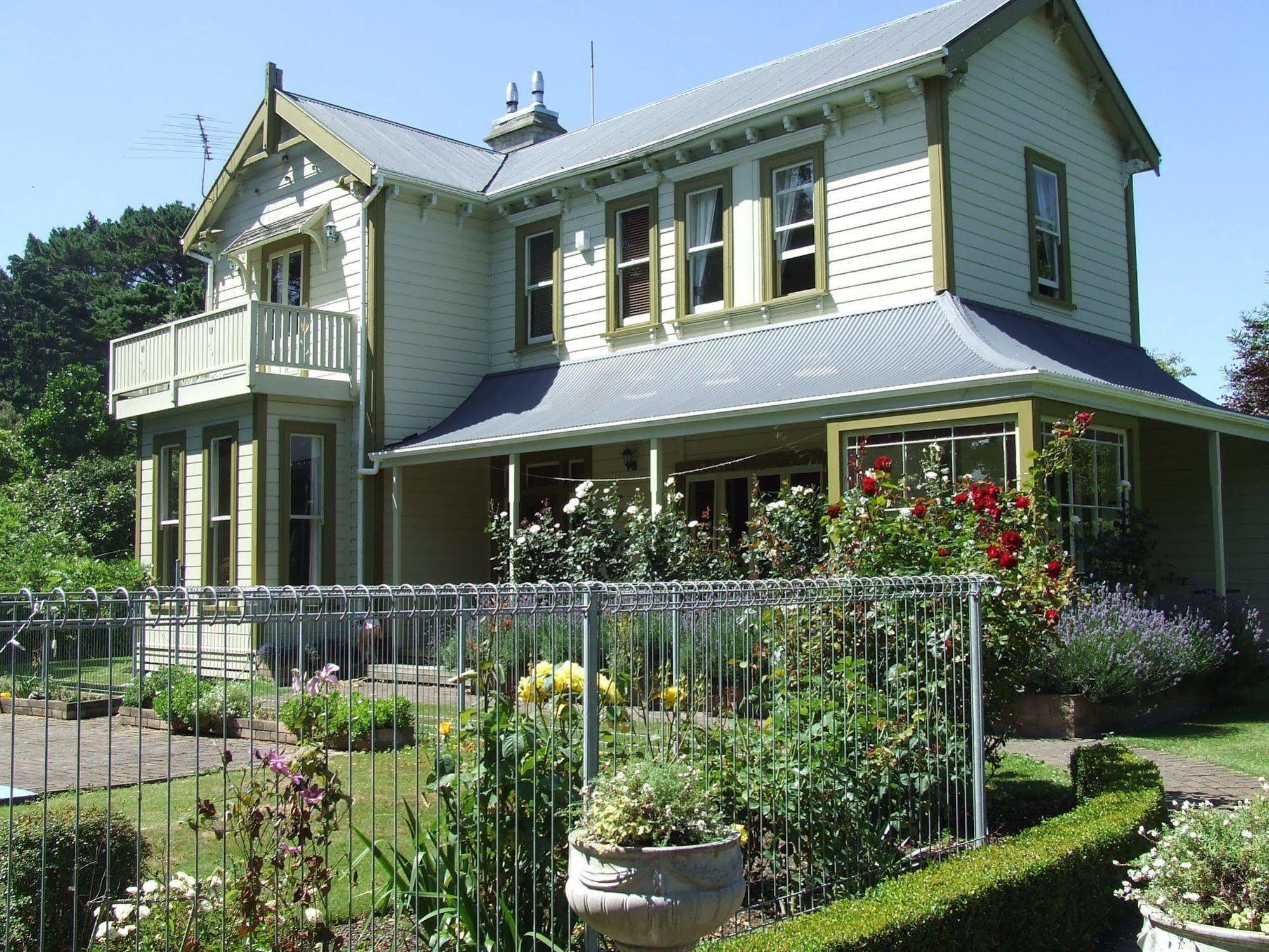 Tairoa Lodge & Cottage Hawera Exterior photo
