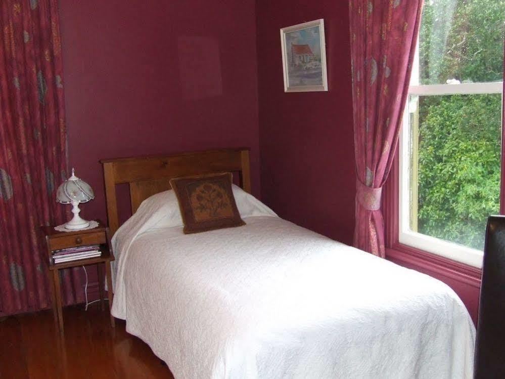 Tairoa Lodge & Cottage Hawera Exterior photo